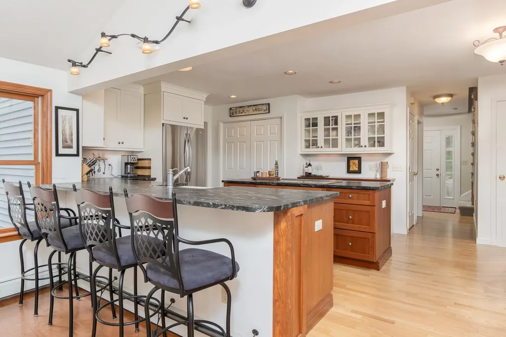 15 Hillside Drive Brookline NH 03033