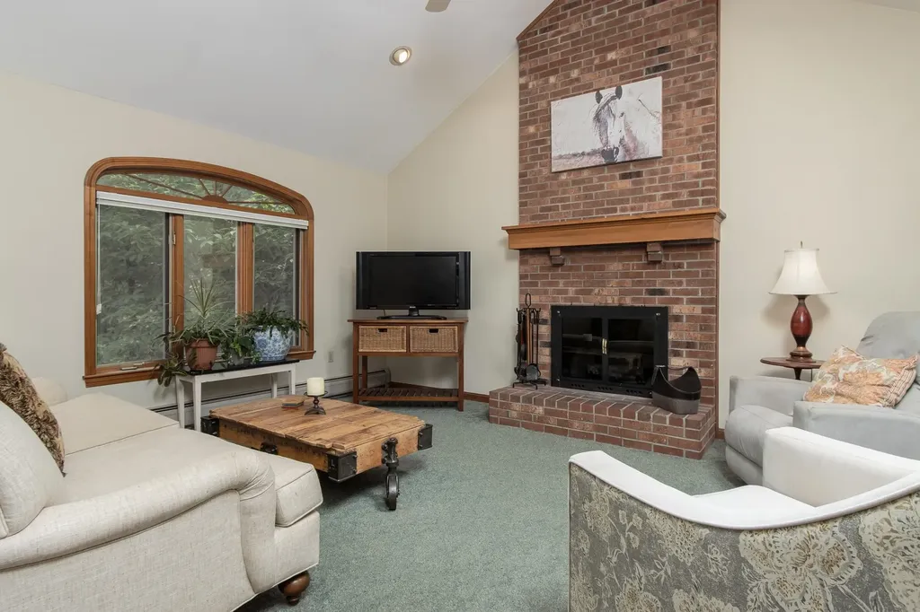 15 Hillside Drive Brookline NH 03033