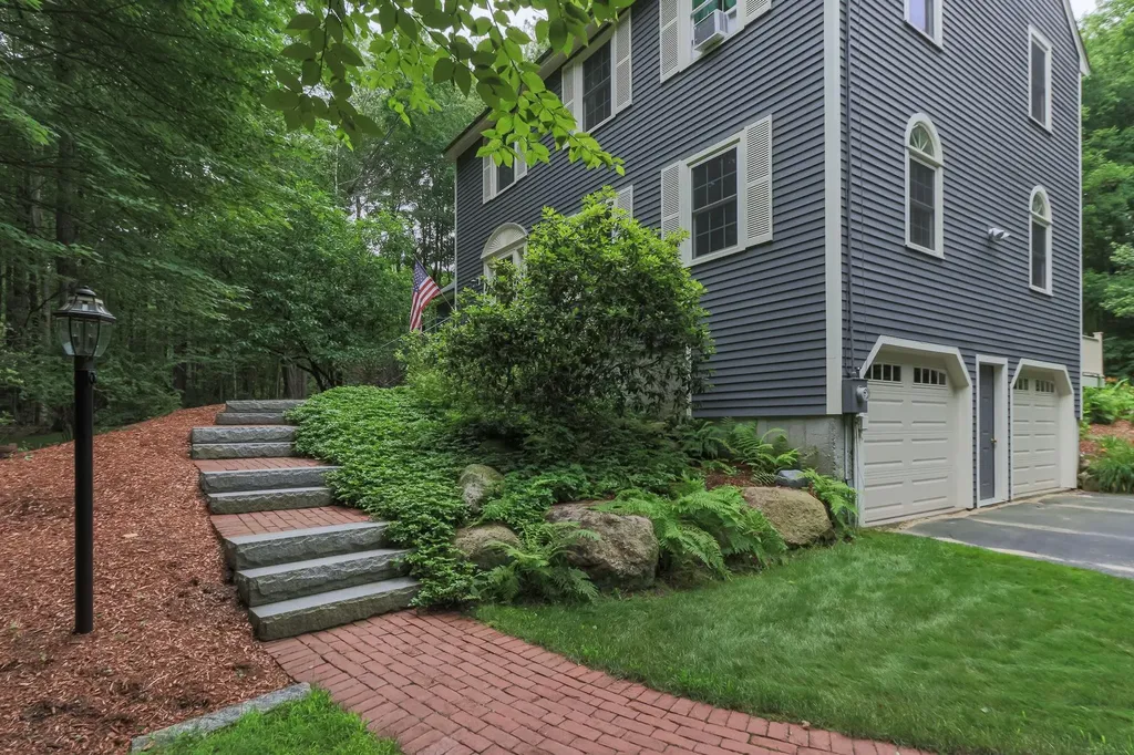 15 Hillside Drive Brookline NH 03033