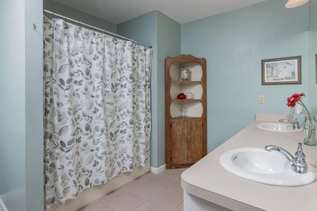 15 Hillside Drive Brookline NH 03033