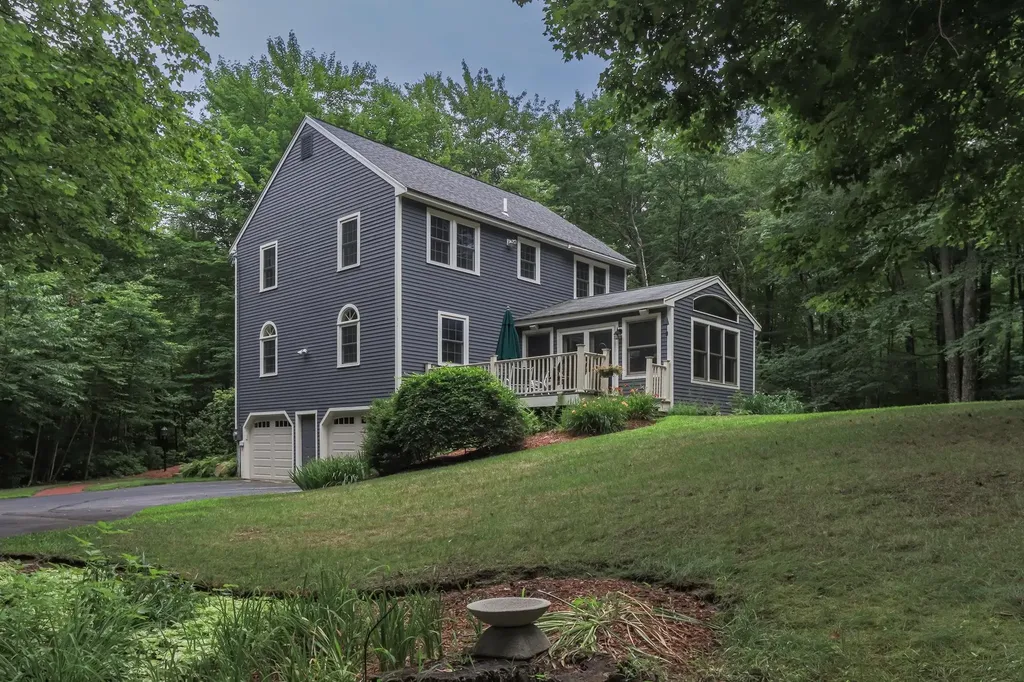 15 Hillside Drive Brookline NH 03033