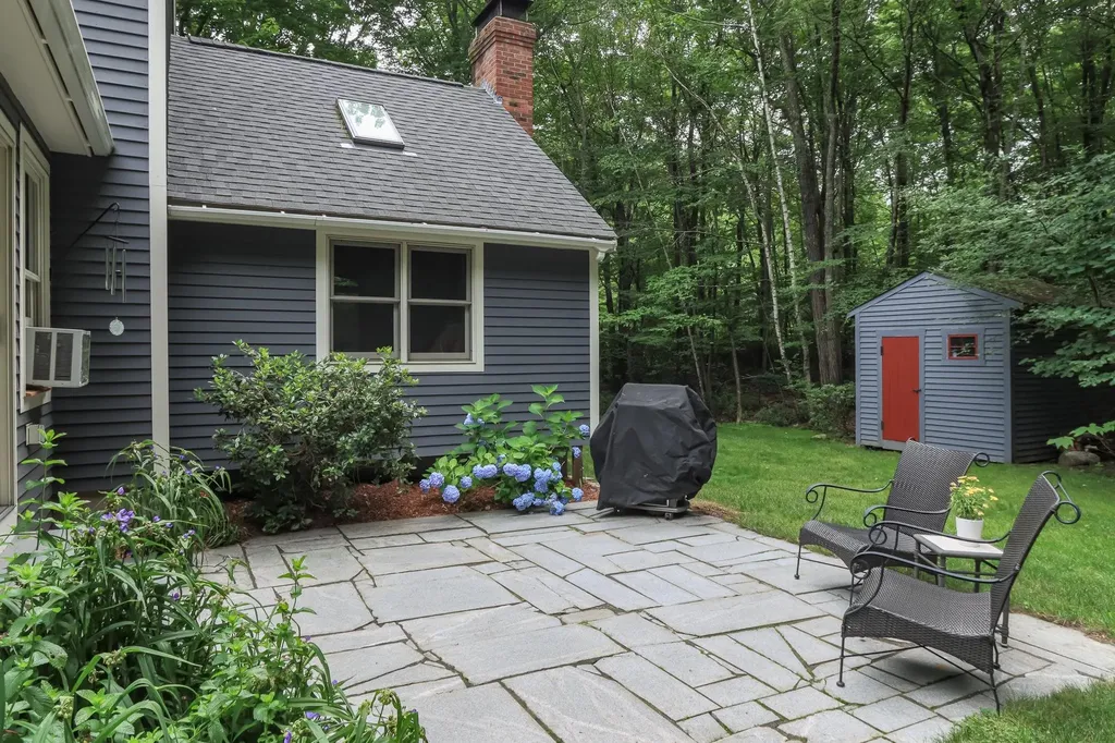 15 Hillside Drive Brookline NH 03033