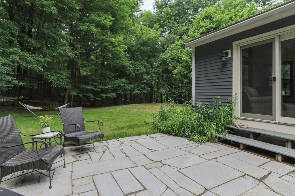 15 Hillside Drive Brookline NH 03033