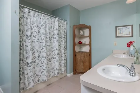 15 Hillside Drive Brookline NH 03033