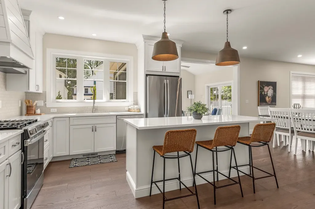 216 Woodbury Avenue Portsmouth NH 03801