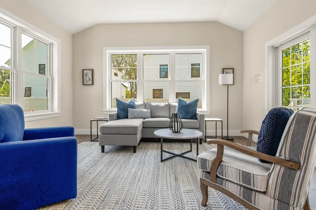 216 Woodbury Avenue Portsmouth NH 03801