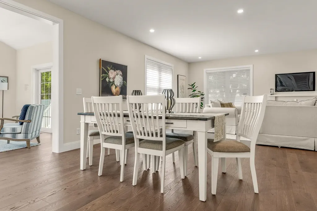 216 Woodbury Avenue Portsmouth NH 03801