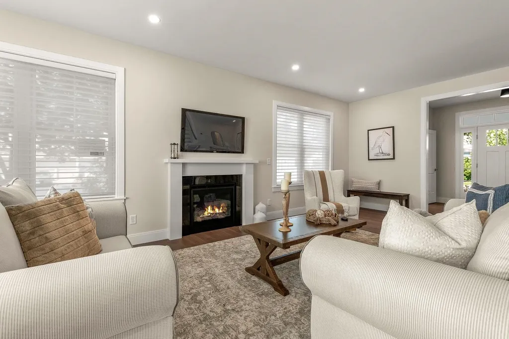 216 Woodbury Avenue Portsmouth NH 03801