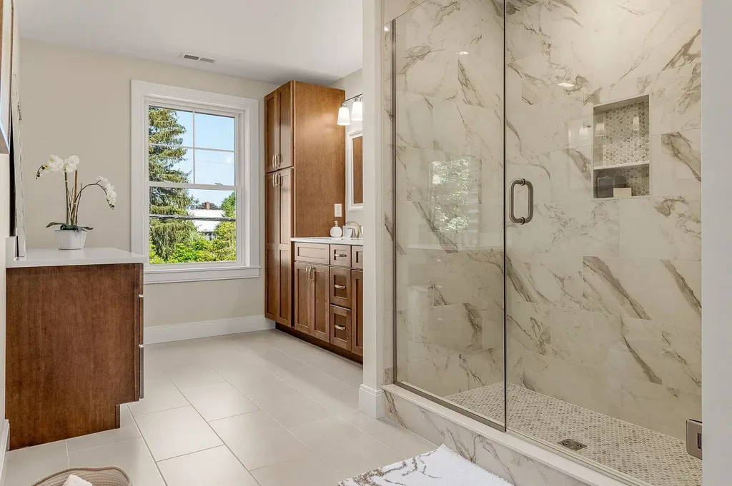 216 Woodbury Avenue Portsmouth NH 03801