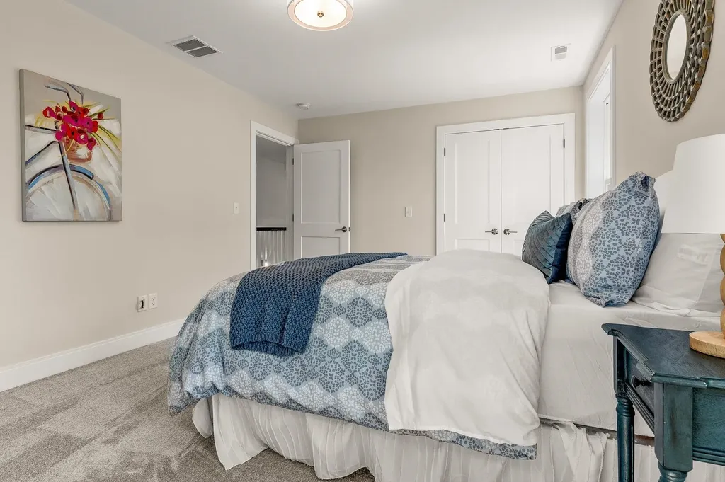 216 Woodbury Avenue Portsmouth NH 03801