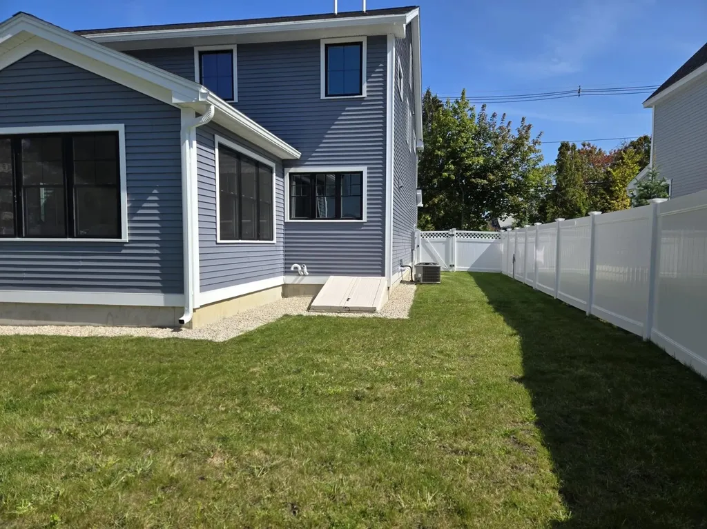 216 Woodbury Avenue Portsmouth NH 03801