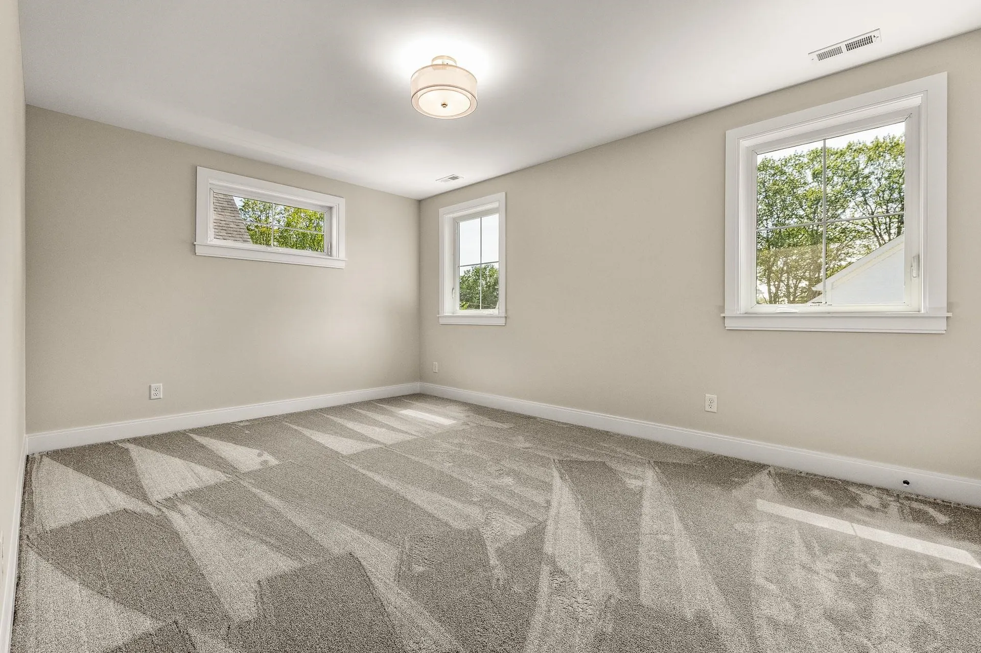 216 Woodbury Avenue Portsmouth NH 03801