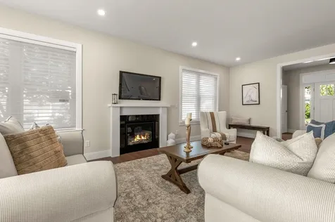 216 Woodbury Avenue Portsmouth NH 03801