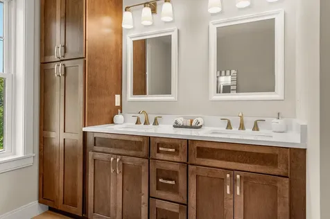 216 Woodbury Avenue Portsmouth NH 03801