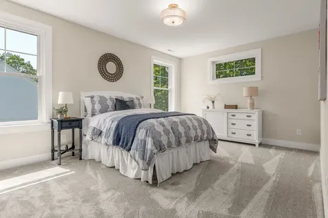 216 Woodbury Avenue Portsmouth NH 03801