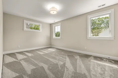 216 Woodbury Avenue Portsmouth NH 03801