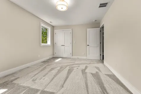 216 Woodbury Avenue Portsmouth NH 03801