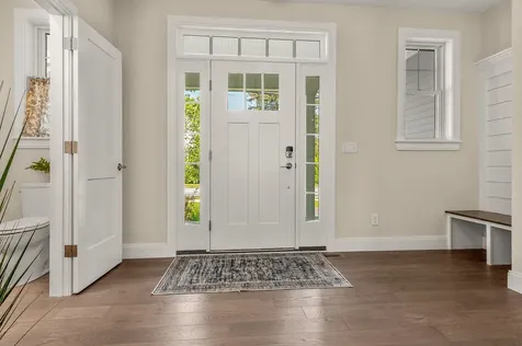 216 Woodbury Avenue Portsmouth NH 03801