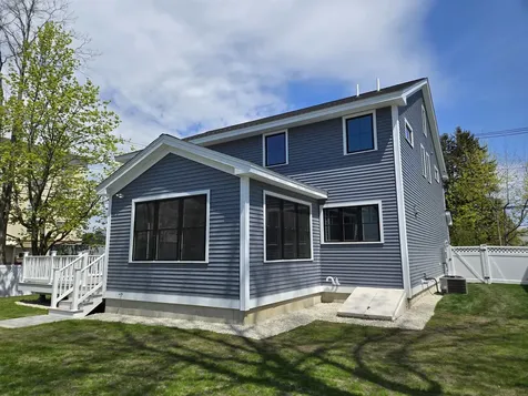 216 Woodbury Avenue Portsmouth NH 03801