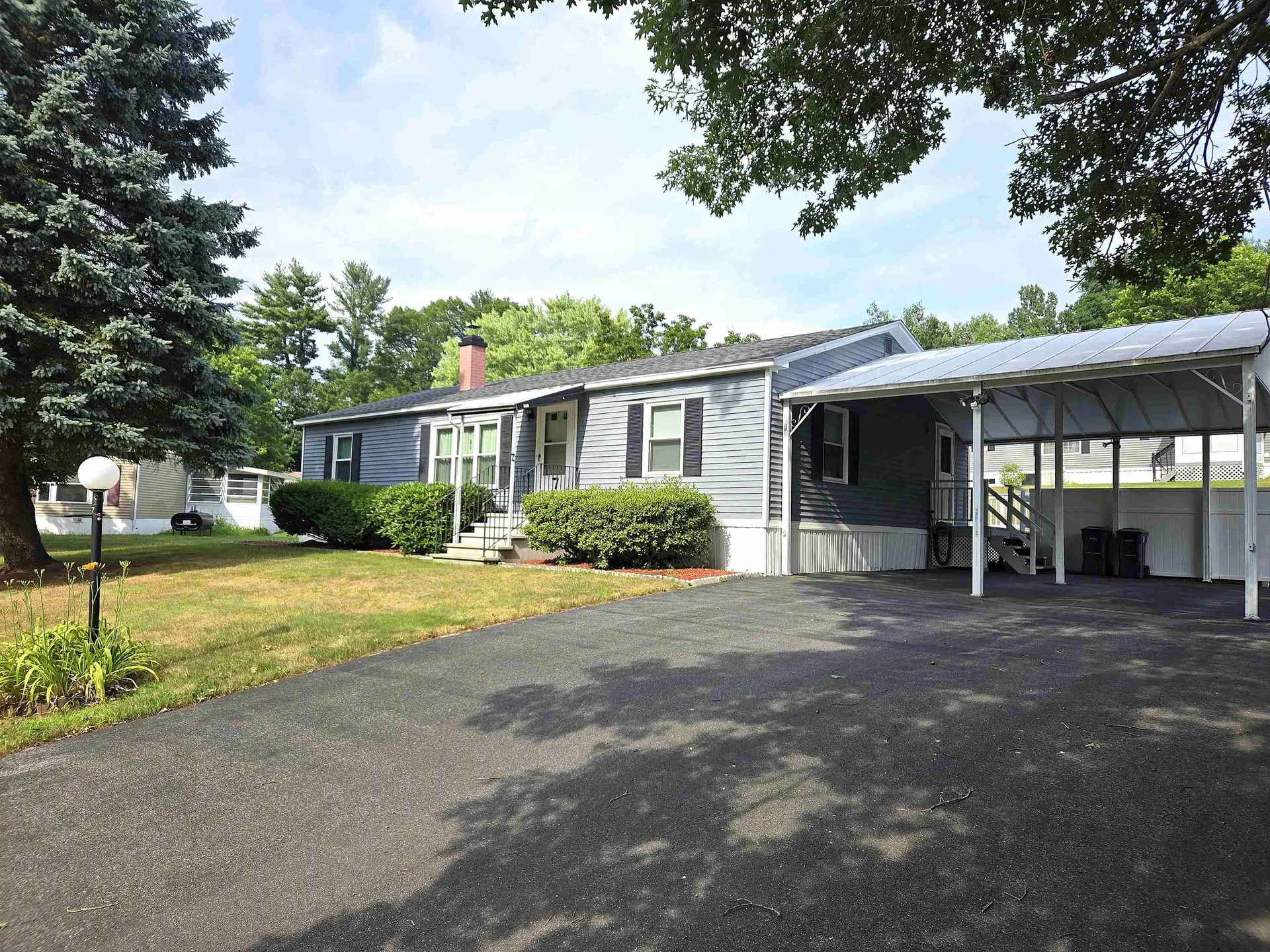 7 Kyle Avenue Hooksett NH 03106