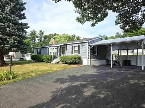 7 Kyle Avenue Hooksett NH 03106