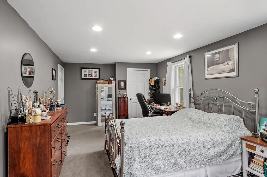 12 Cricket Lane Sandown NH 03873
