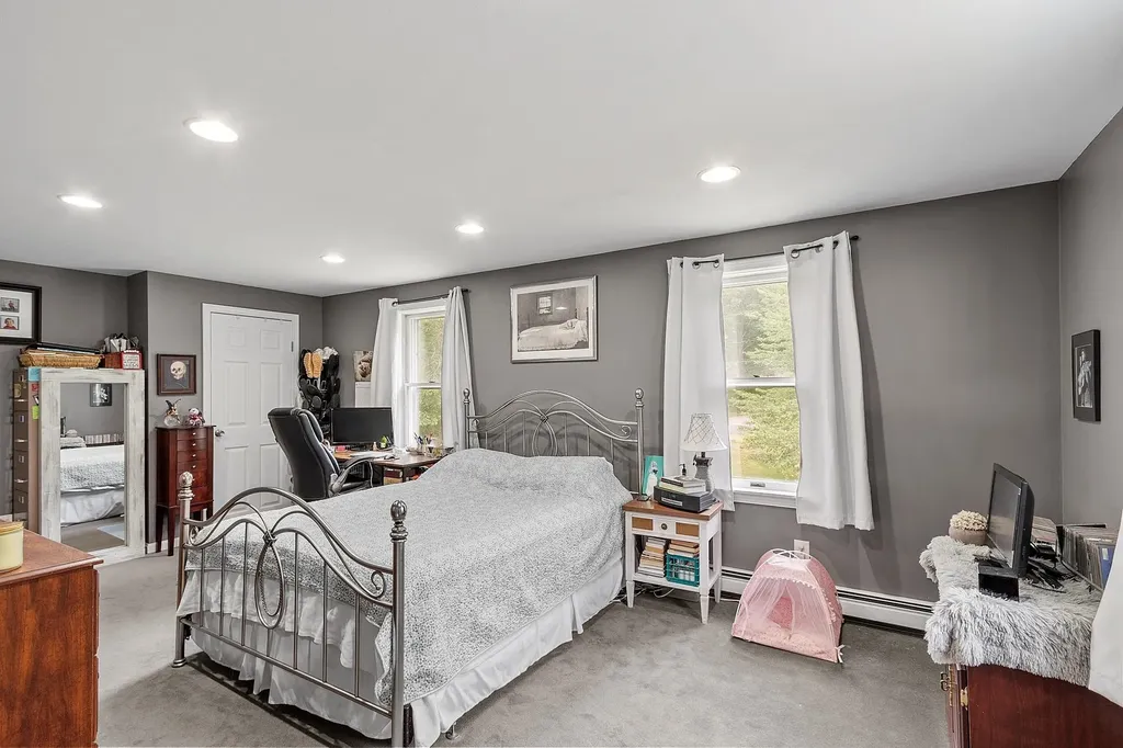 12 Cricket Lane Sandown NH 03873