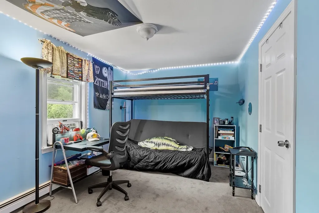 12 Cricket Lane Sandown NH 03873
