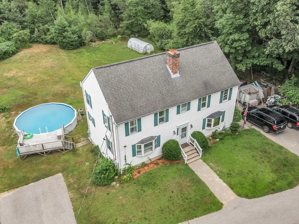 12 Cricket Lane Sandown NH 03873
