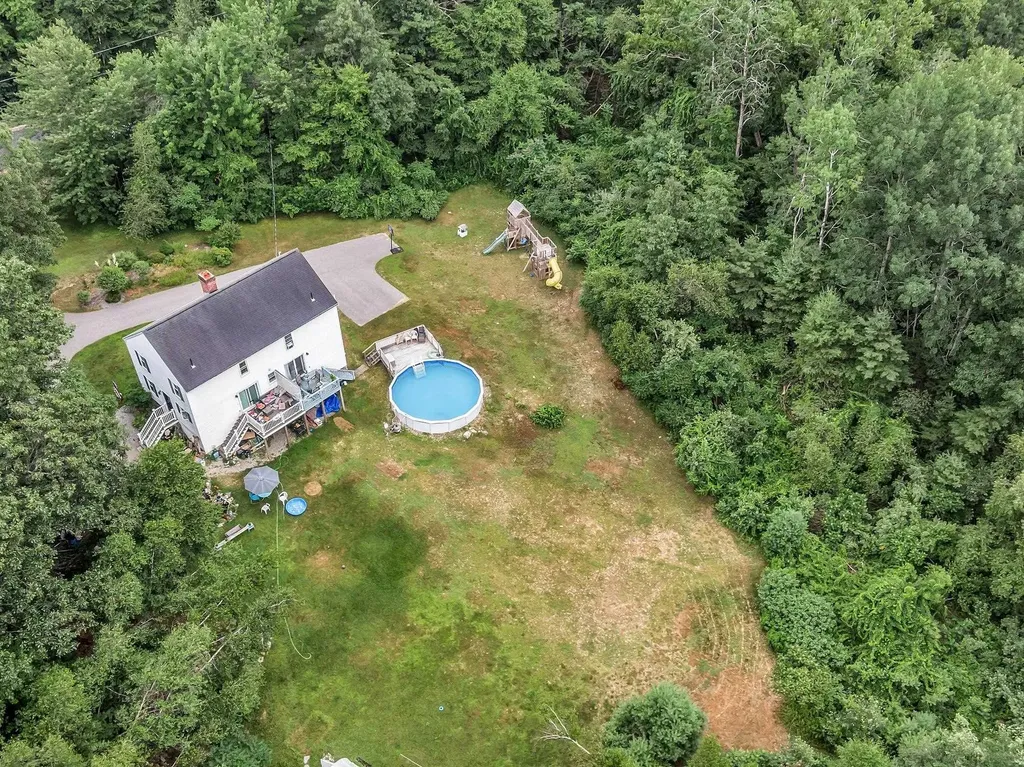 12 Cricket Lane Sandown NH 03873