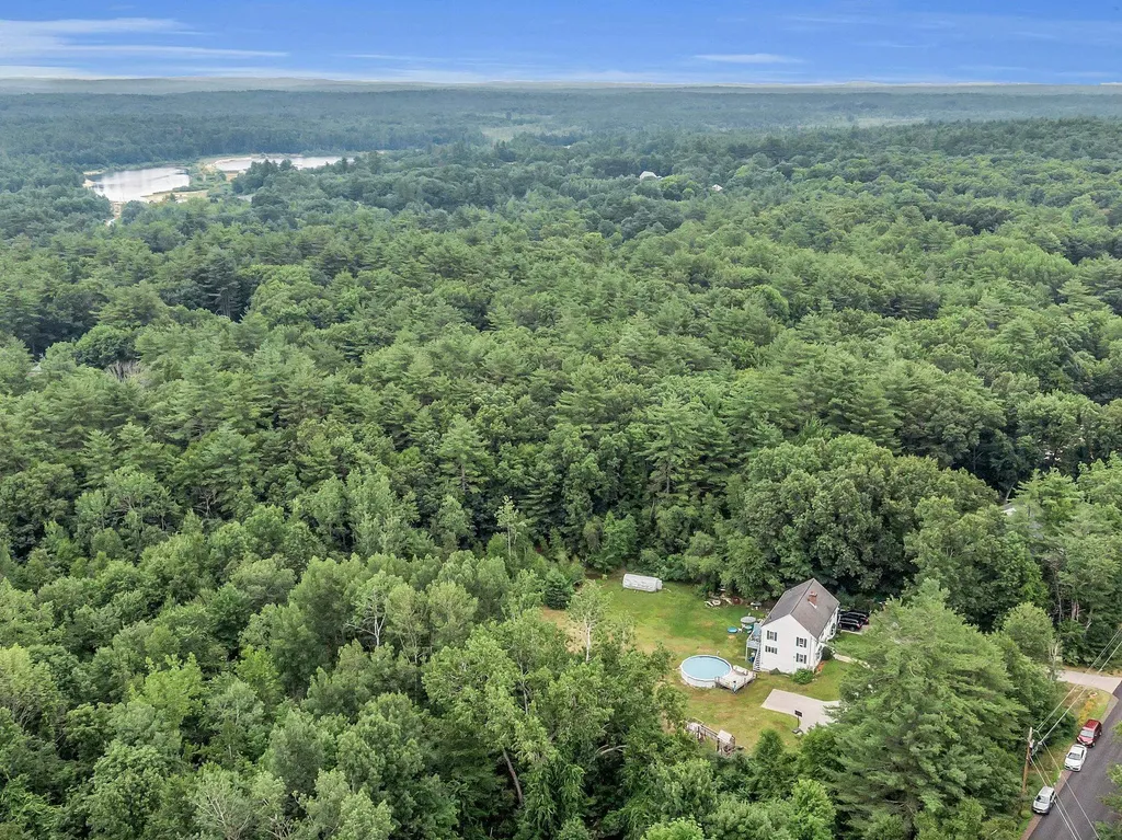 12 Cricket Lane Sandown NH 03873