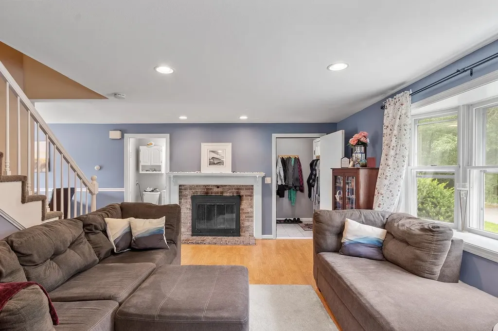 12 Cricket Lane Sandown NH 03873
