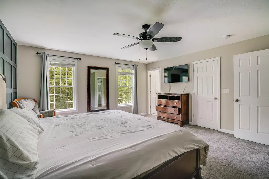 45 Auburn Road Londonderry NH 03053