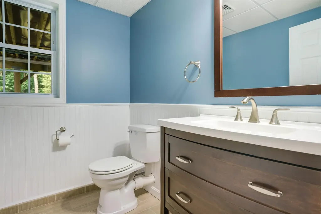 45 Auburn Road Londonderry NH 03053