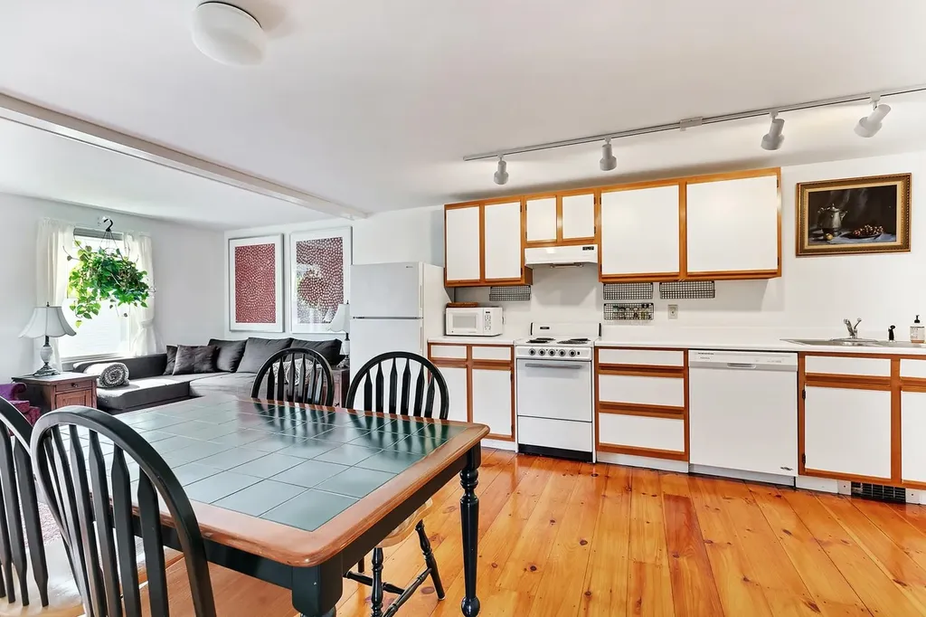 31 Pleasant Street Ludlow VT 05149