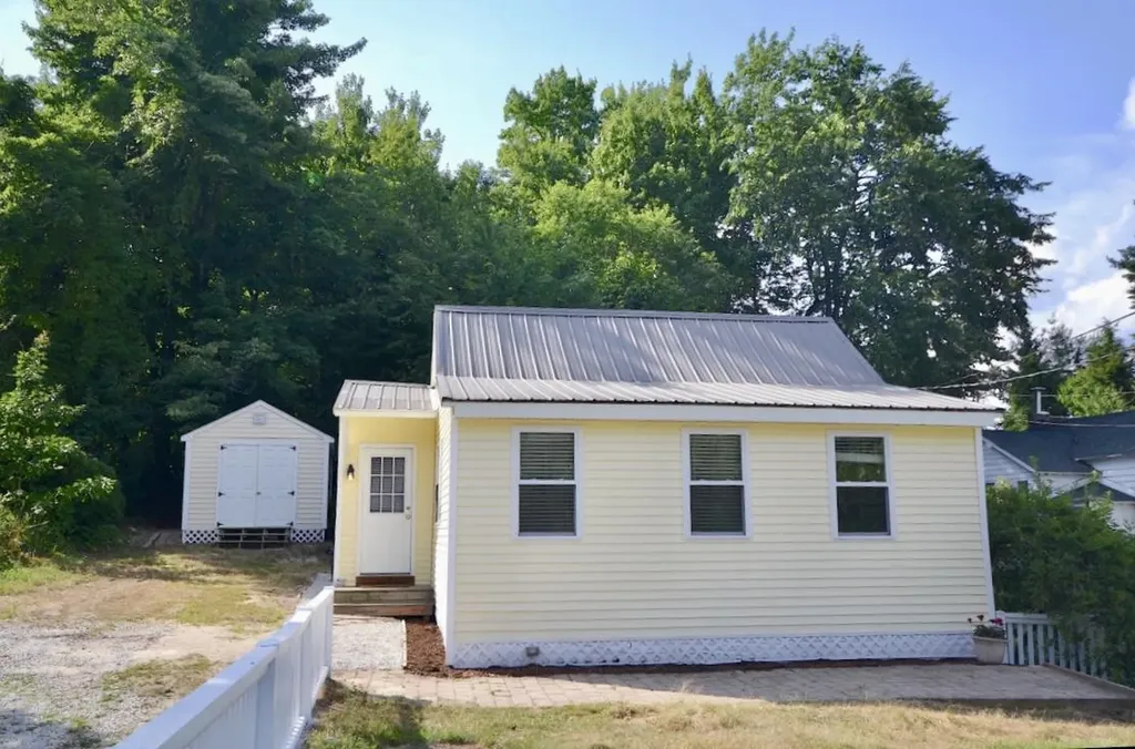 552 Manchester Road Auburn NH 03032