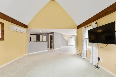 18 West Ridge Drive Peterborough NH 03458