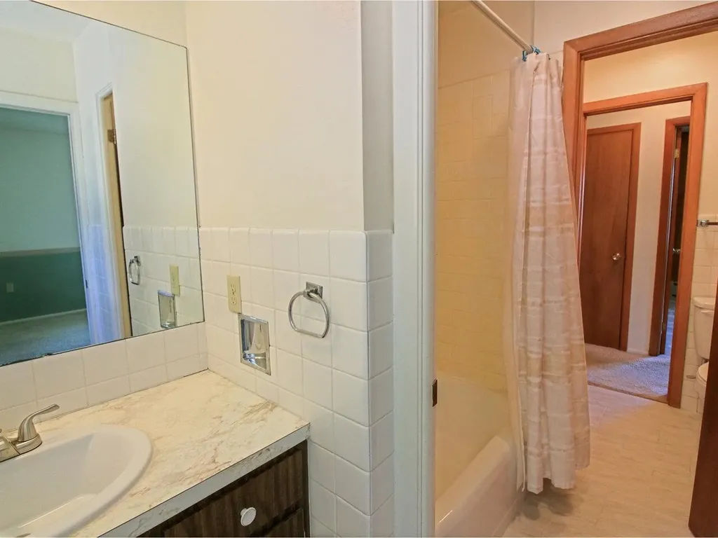95 Grove Lane Shelburne VT 05482