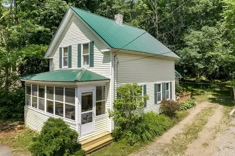 5 Tuttle Court Rochester NH 03839