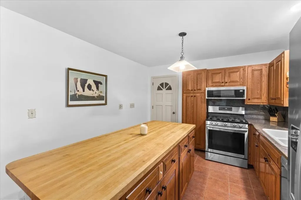 196 Pinehurst Drive Shelburne VT 05482