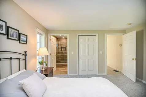 34 Drakes Landing Hampton NH 03842