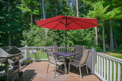 34 Drakes Landing Hampton NH 03842