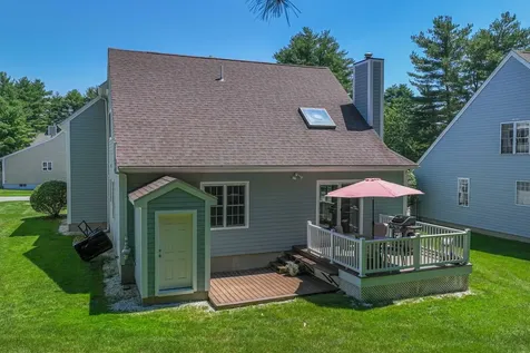 34 Drakes Landing Hampton NH 03842