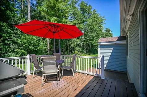 34 Drakes Landing Hampton NH 03842