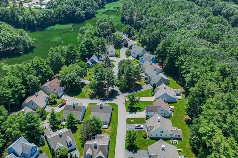 34 Drakes Landing Hampton NH 03842