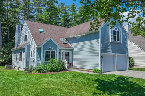 34 Drakes Landing Hampton NH 03842