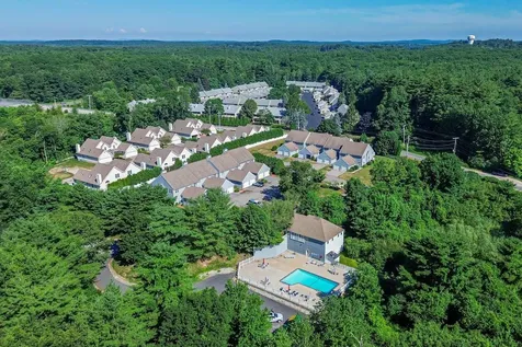 34 Drakes Landing Hampton NH 03842