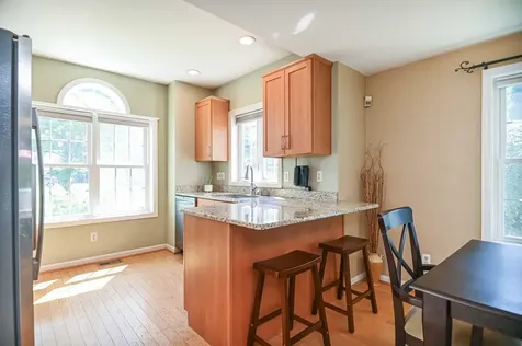 34 Drakes Landing Hampton NH 03842