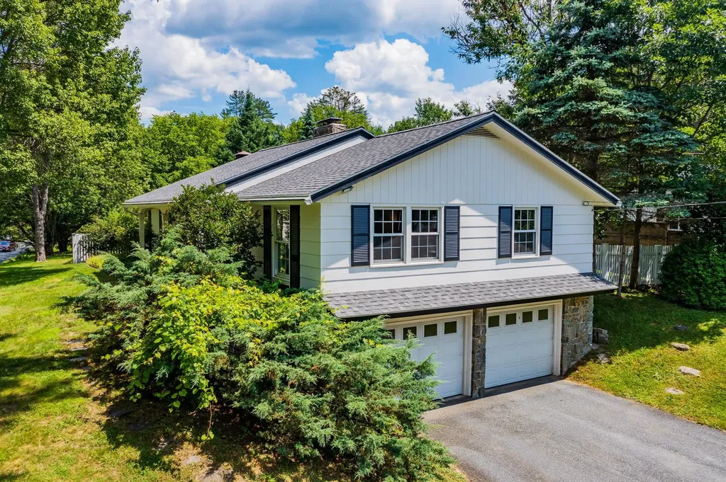 7 Dunster Drive Lebanon NH 03784