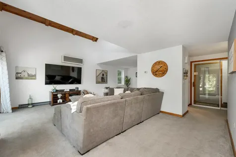 5 Country Club Lane Plaistow NH 03865